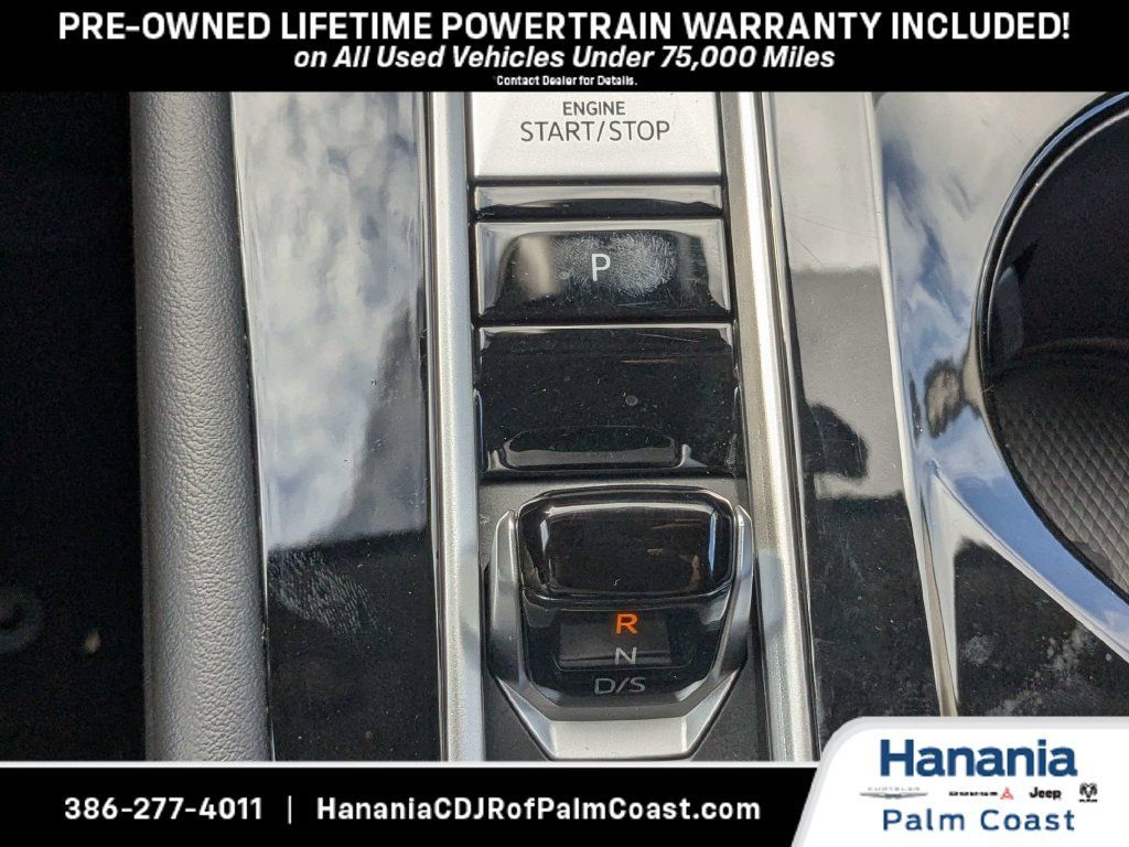 Used 2025 Volkswagen Atlas SE AWD/4WD image 23