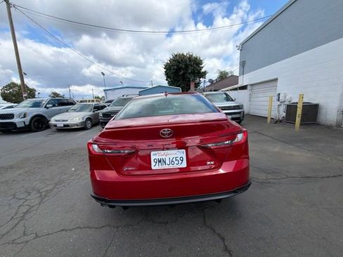 Used 2025 Toyota Camry SE FWD image 6
