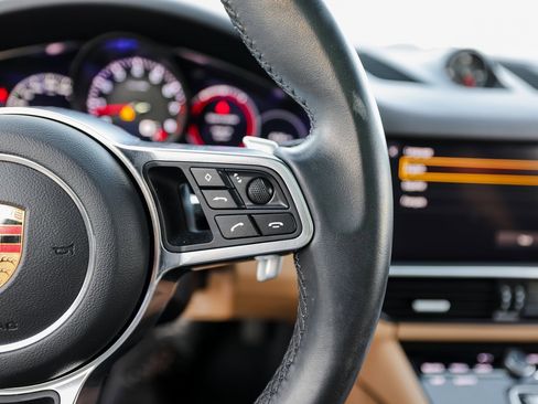 Certified 2023 Porsche Cayenne image 16
