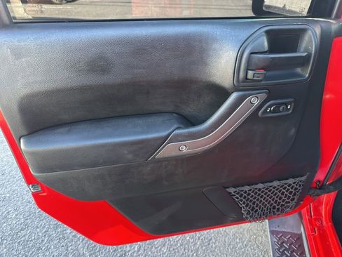 Used 2018 Jeep Wrangler Unlimited Sport S image 26