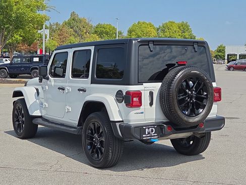 Used 2023 Jeep Wrangler Unlimited Sahara w/ Cold Weather Group AWD/4WD image 4