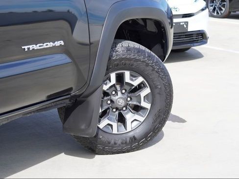 Certified 2023 Toyota Tacoma TRD Off-Road image 6