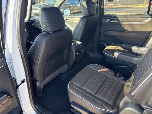 New 2026 GMC Acadia Denali Ultimate image 13