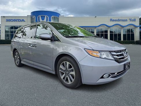 Used 2017 Honda Odyssey Touring image 1