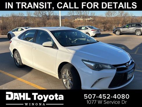 Used 2016 Toyota Camry SE image 1