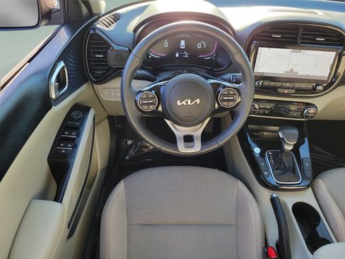 Certified 2024 Kia Soul EX FWD image 13