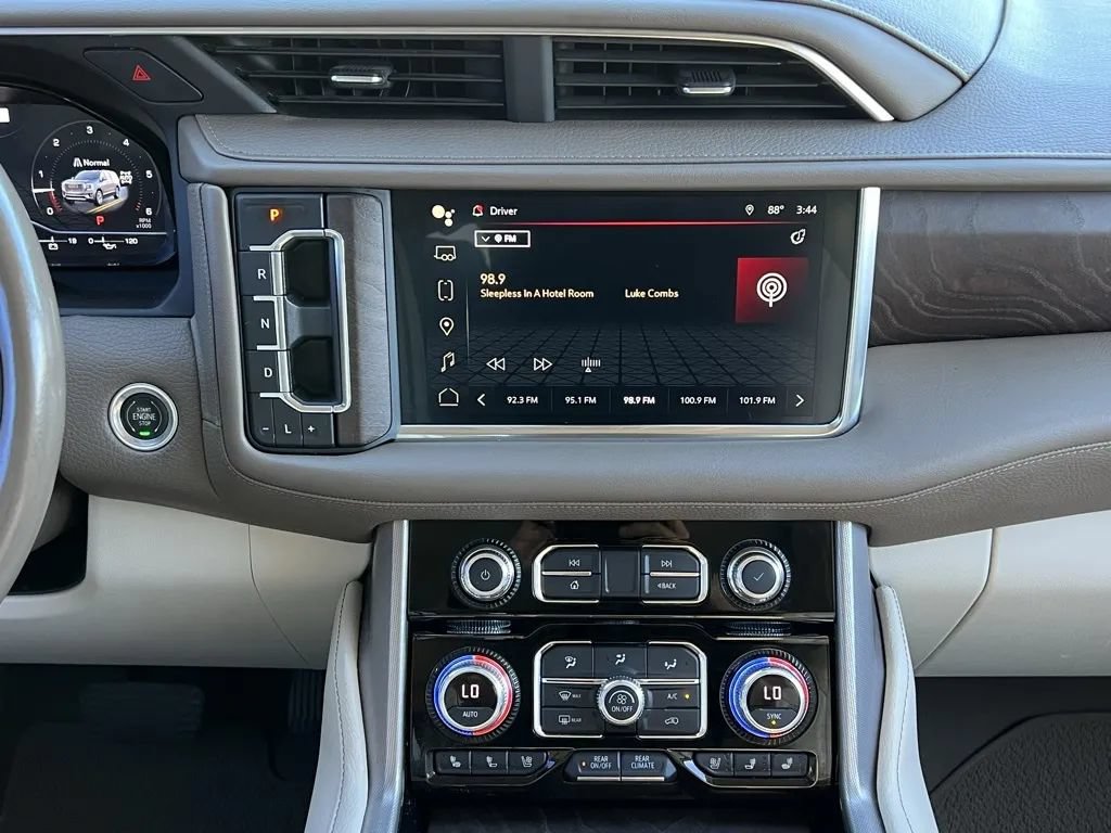 Used 2022 GMC Yukon Denali AWD/4WD image 30