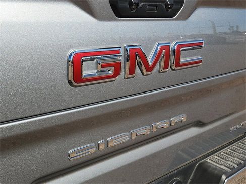 Used 2023 GMC Sierra 1500 SLT image 10