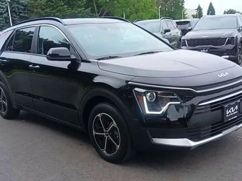 New 2026 Kia Niro LX FWD image 5