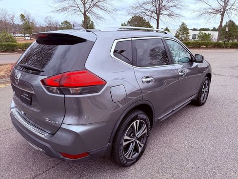 Used 2017 Nissan Rogue SL w/ SL Premium Package image 16