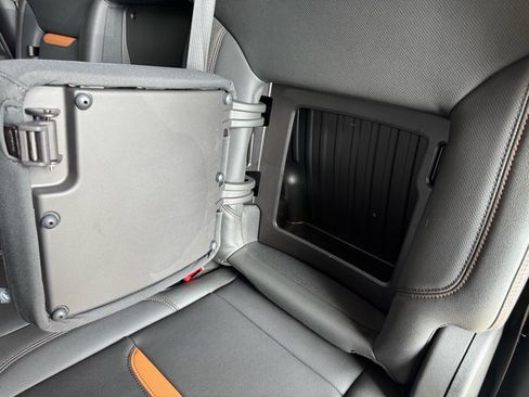 Used 2024 GMC Sierra 1500 AT4 w/ AT4 Premium Package image 11