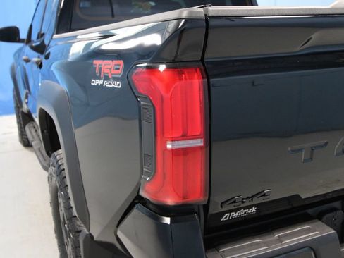 Used 2025 Toyota Tacoma TRD Off-Road AWD/4WD image 35