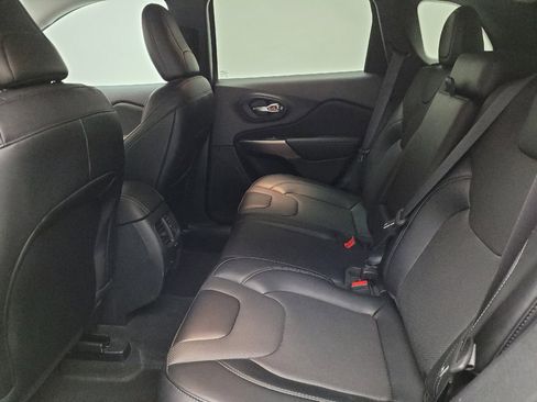 Used 2022 Jeep Cherokee Latitude Lux w/ Sun & Sound Group AWD/4WD image 18