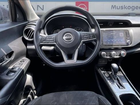 Used 2024 Nissan Kicks SV FWD image 8