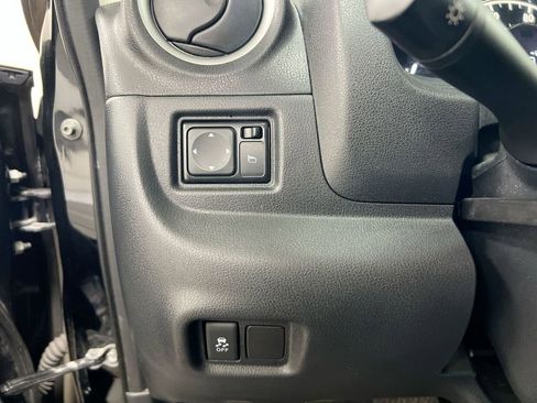 Used 2015 Nissan Versa Note SV FWD image 12