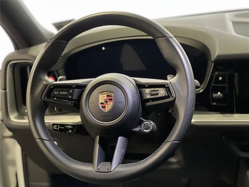 Certified 2025 Porsche Cayenne image 19