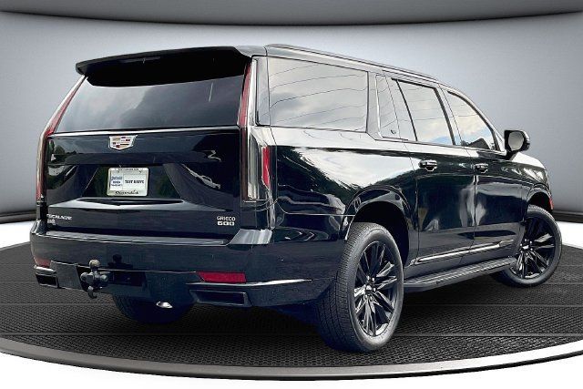 Used 2021 Cadillac Escalade ESV Sport AWD/4WD image 5