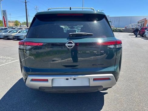 Certified 2024 Nissan Pathfinder SL w/ Black Appearance Package AWD/4WD image 6