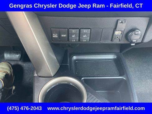 Used 2015 Toyota RAV4 Limited AWD/4WD image 55