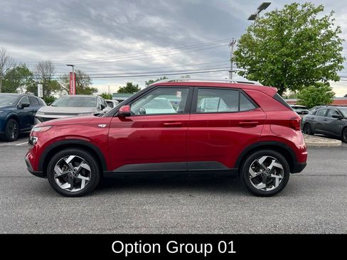 Used 2023 Hyundai Venue SEL FWD image 9