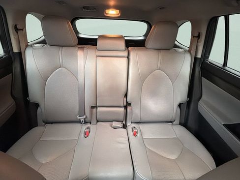 Used 2021 Toyota Highlander Limited AWD/4WD image 11