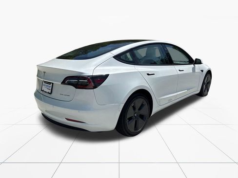 Used 2022 Tesla Model 3 Long Range AWD/4WD image 9