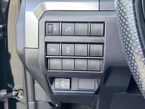 Used 2025 Toyota Tacoma SR5 AWD/4WD image 27