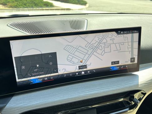 Used 2026 BMW 330i xDrive Sedan w/ Premium Package image 24