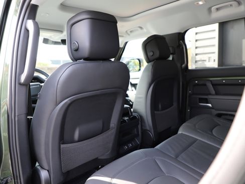 New 2026 Land Rover Defender 110 X-Dynamic SE image 14