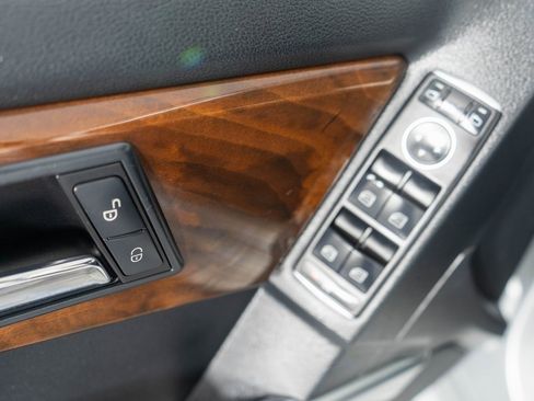 Used 2011 Mercedes-Benz GLK 350 4MATIC image 24