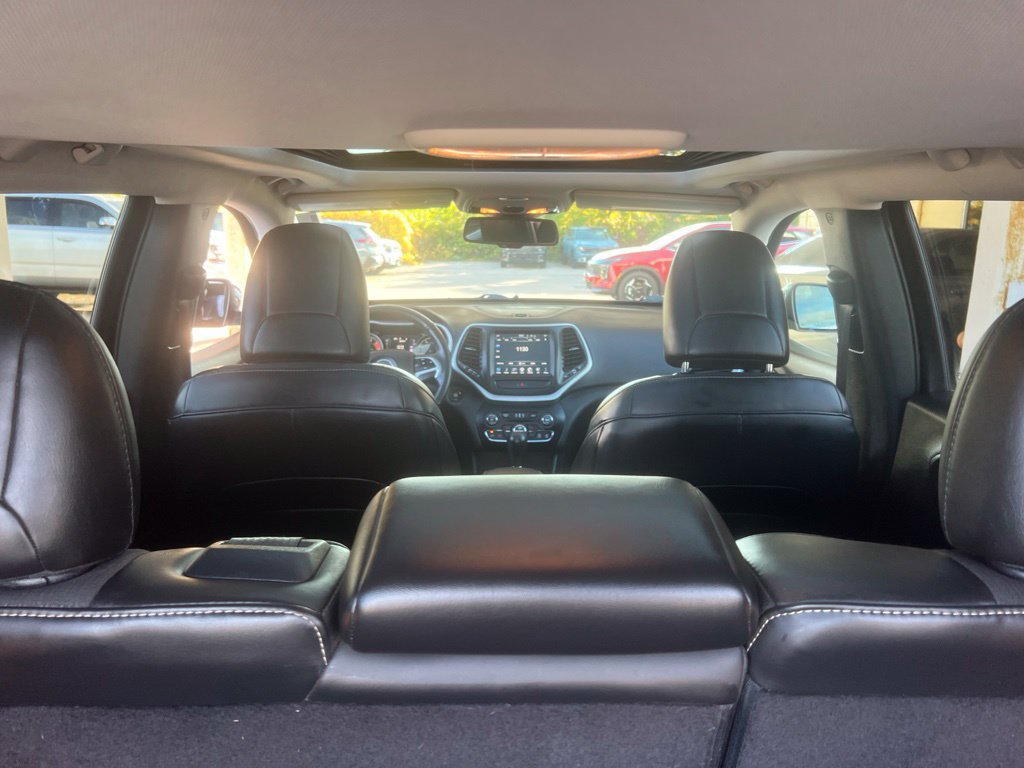 Used 2018 Jeep Cherokee Latitude Plus w/ Comfort/Convenience Group AWD/4WD image 13