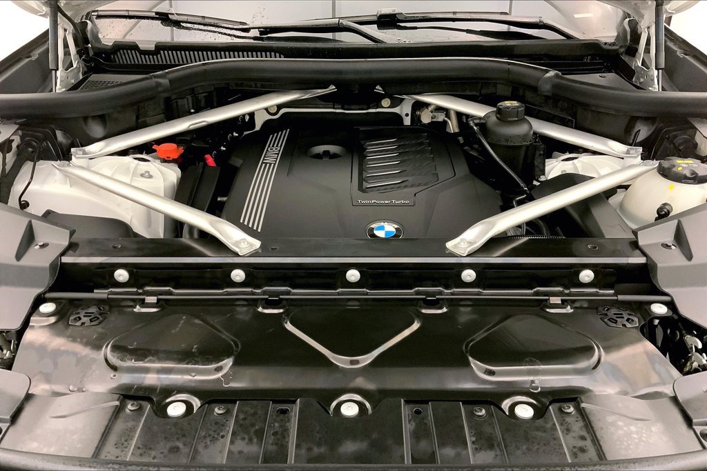 Used 2019 BMW X5 xDrive40i w/ M Sport Package AWD/4WD image 9