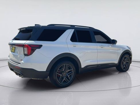 Certified 2025 Ford Explorer ST AWD/4WD image 6