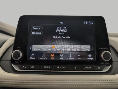 Used 2025 Nissan Rogue SV AWD/4WD image 7