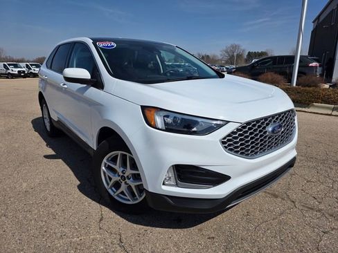 Used 2024 Ford Edge SEL w/ Convenience Package image 2