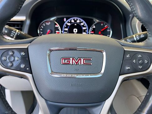 Used 2022 GMC Acadia Denali w/ Denali Ultimate Package AWD/4WD image 27