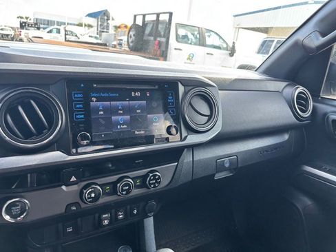 Used 2018 Toyota Tacoma TRD Sport RWD image 13