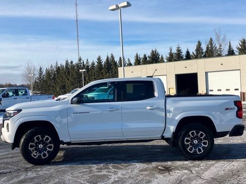 Used 2023 Chevrolet Colorado Z71 w/ Z71 Convenience Package 2 image 2