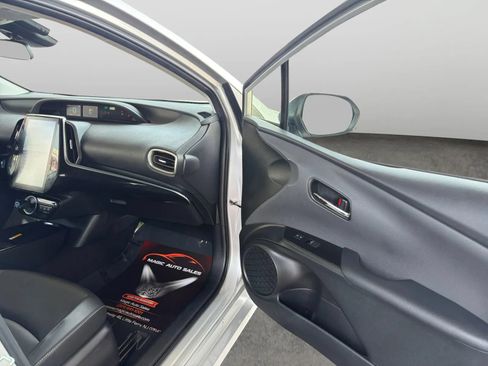 Used 2022 Toyota Prius Prime XLE FWD image 16