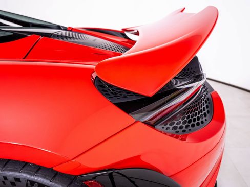 Used 2022 McLaren 765LT image 26