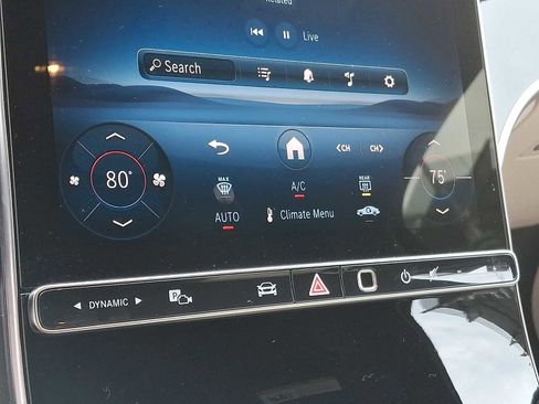 Used 2025 Mercedes-Benz GLC 300 4MATIC image 12