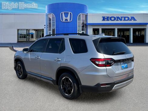 Used 2025 Honda Pilot EX-L image 4