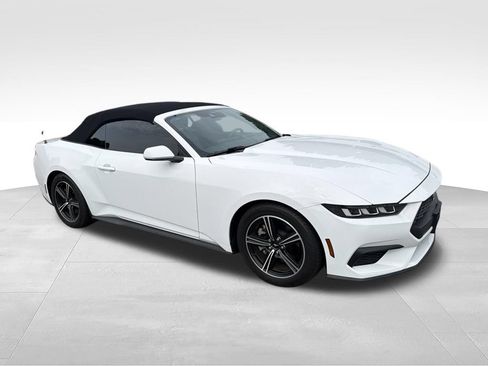 Used 2024 Ford Mustang Convertible RWD image 6