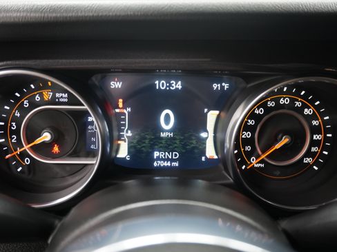 Used 2021 Jeep Wrangler Unlimited Sahara AWD/4WD image 19