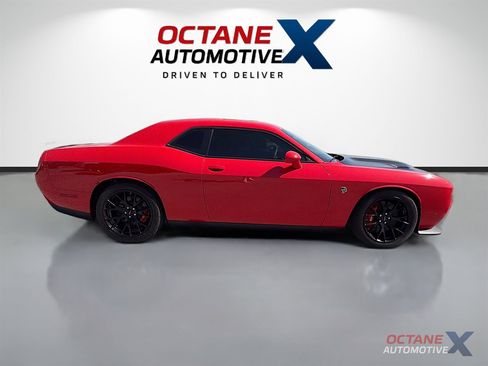 Used 2016 Dodge Challenger SRT Hellcat RWD image 8
