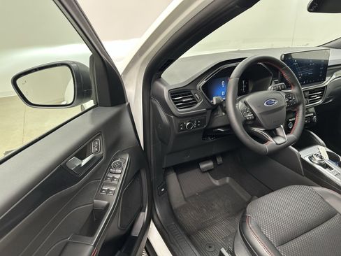 New 2025 Ford Escape ST-Line w/ Equipment Group 301A image 13