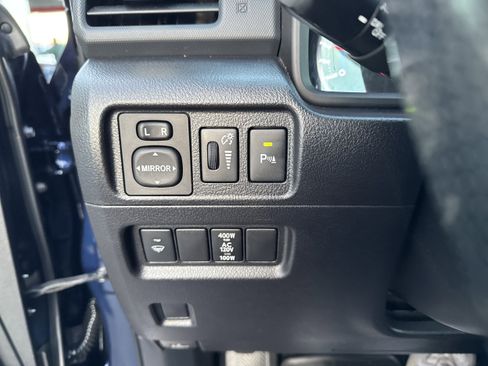 Used 2015 Toyota 4Runner Limited image 19