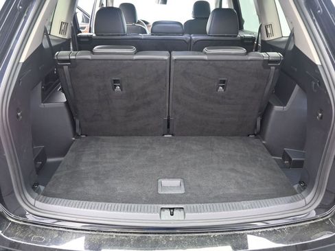 Used 2025 Volkswagen Atlas SE image 19