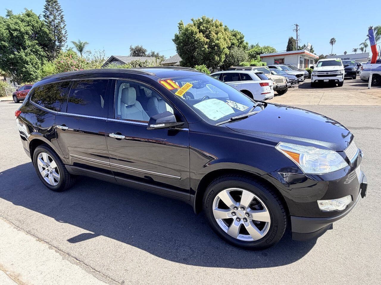Used 2011 Chevrolet Traverse LTZ FWD image 8