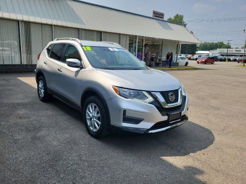 Used 2018 Nissan Rogue SV image 5